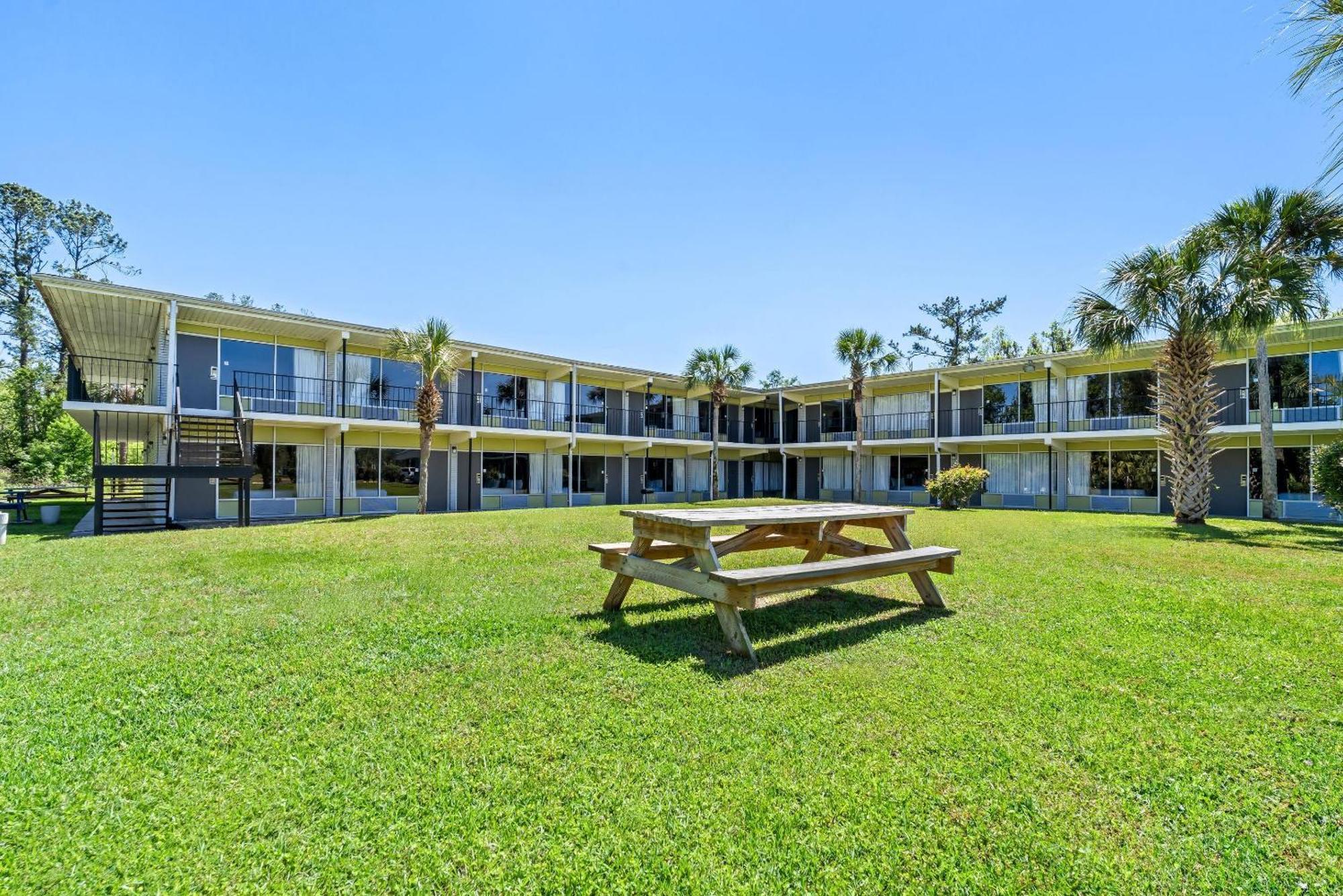 Econo Lodge Jennings Экстерьер фото