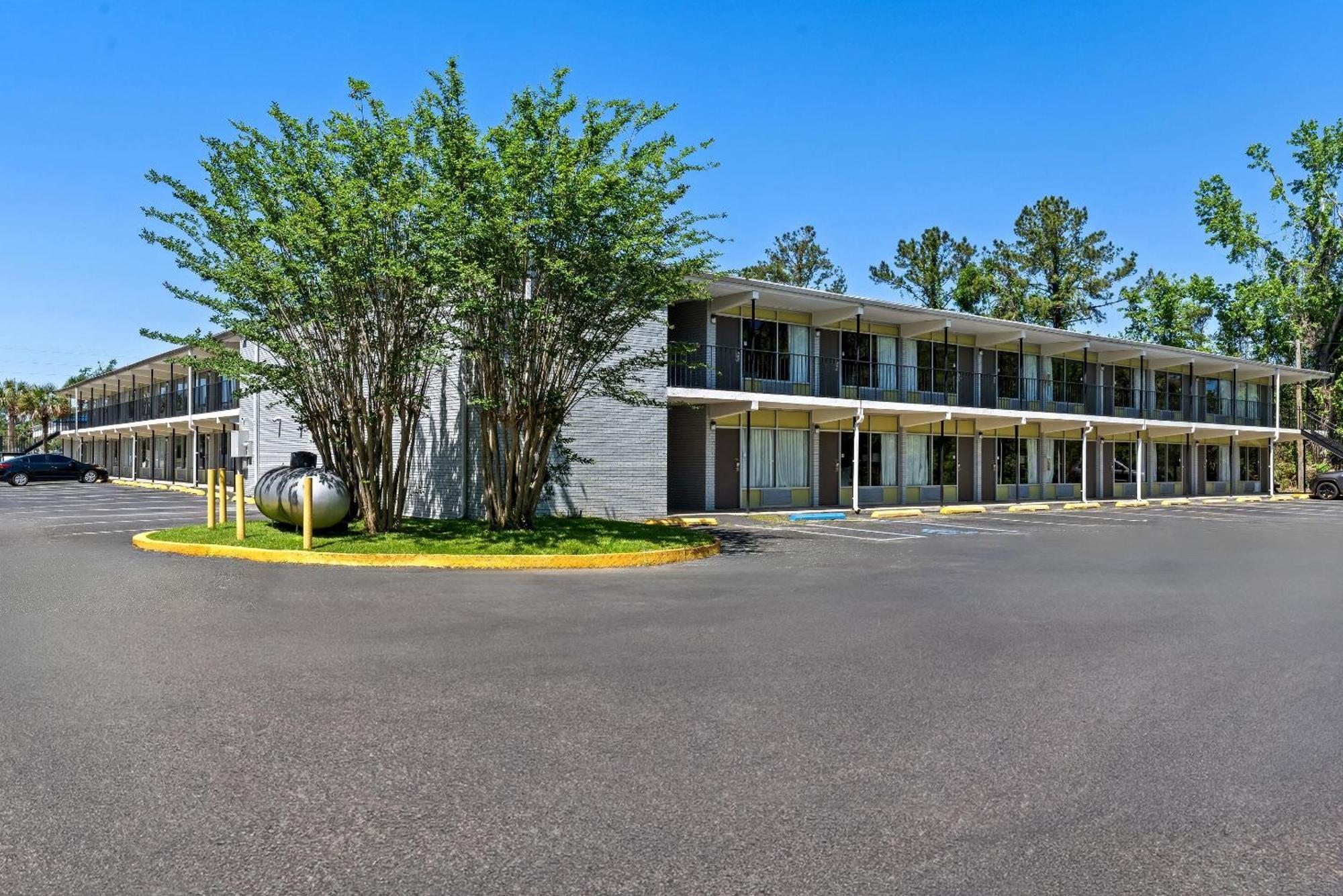 Econo Lodge Jennings Экстерьер фото